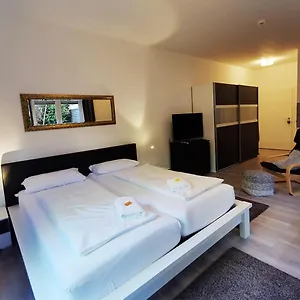 Apartment Cf13 30m2 With Terrace Ac And Netflix